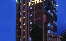 Hotel Re